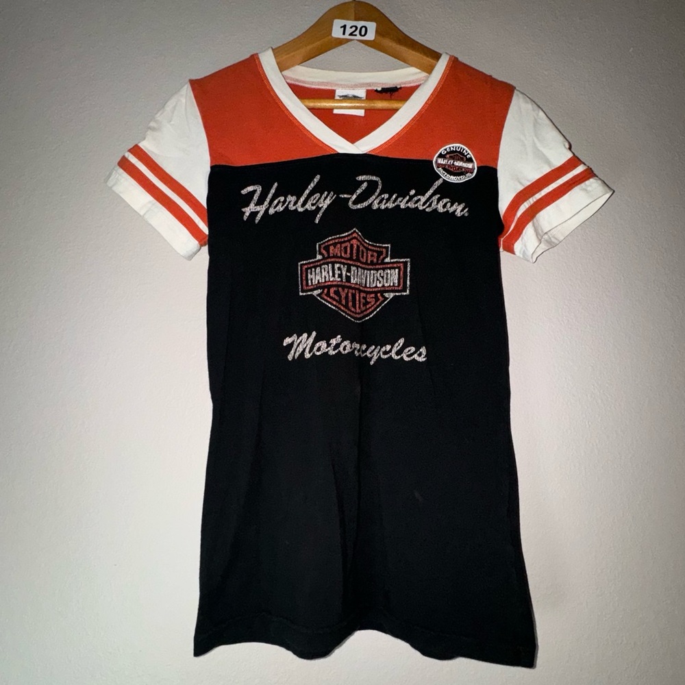 Harley Davidson shirt size small.